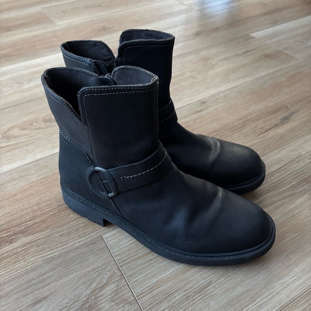 Clarks Opal Rose Black Leather Ankle Boots Size 8.5